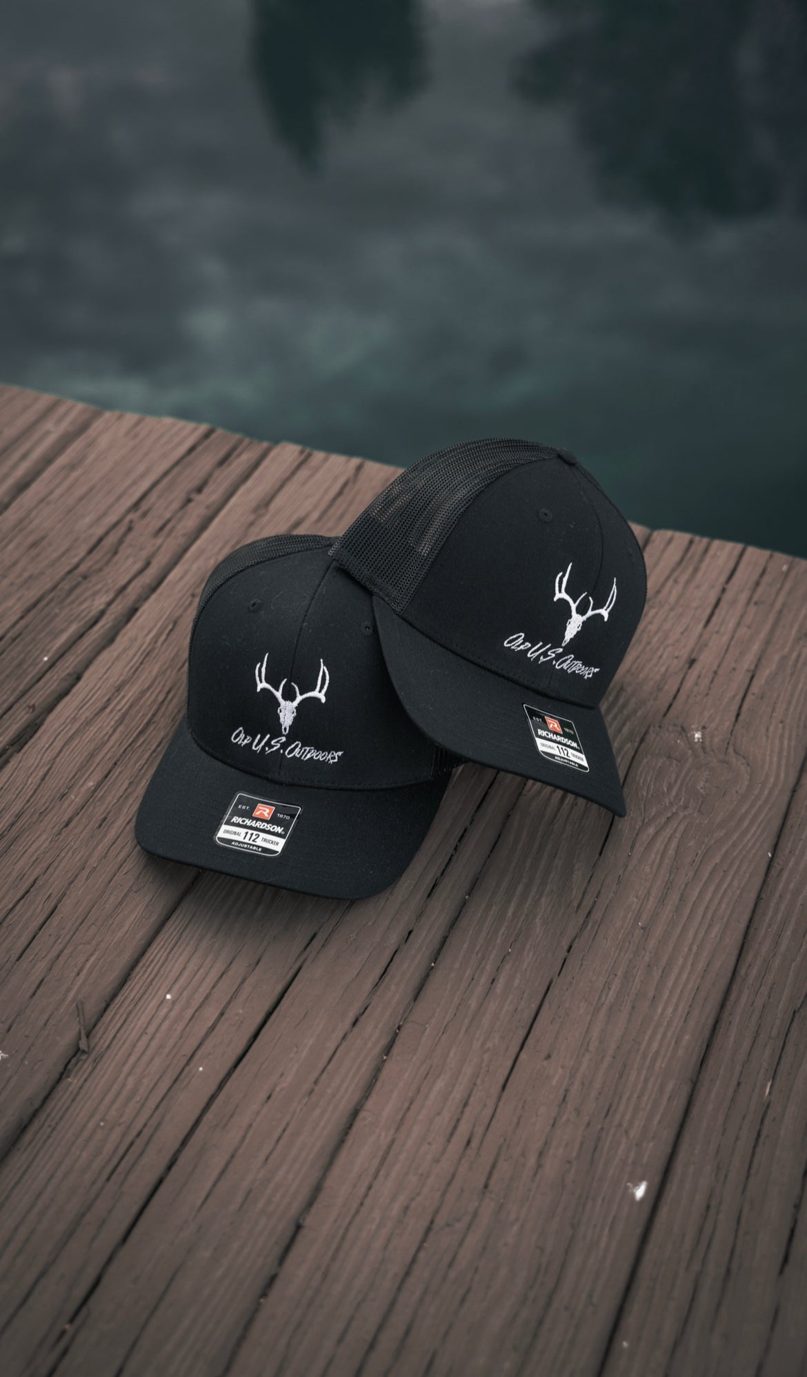 The Buck 112 Black/White
